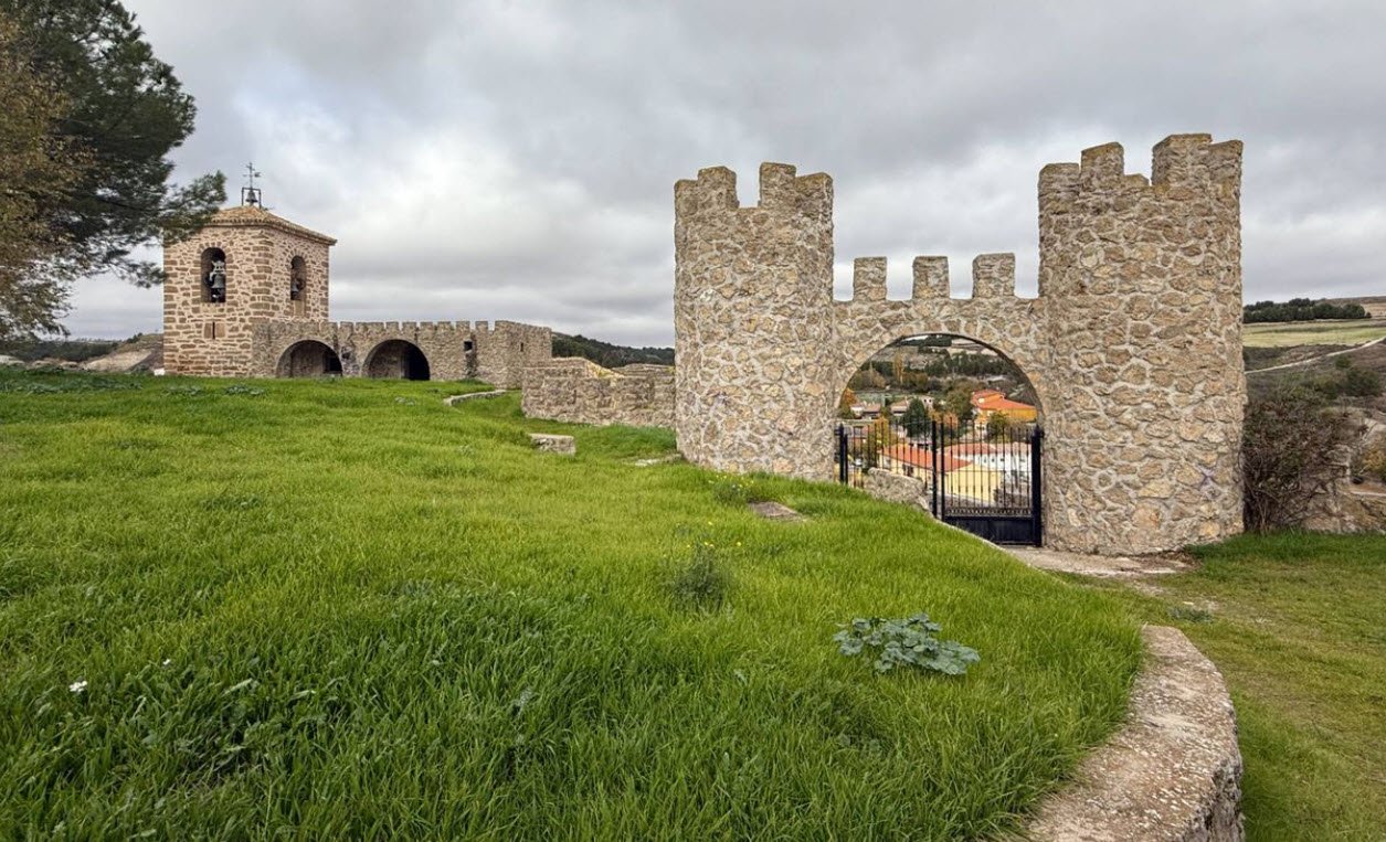 Castillo de Almoguera (en ruinas), Spain